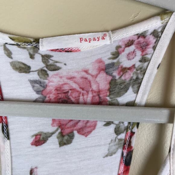 PAPAYA Floral Graphic LOVE Tank Size Med - Picture 2 of 5